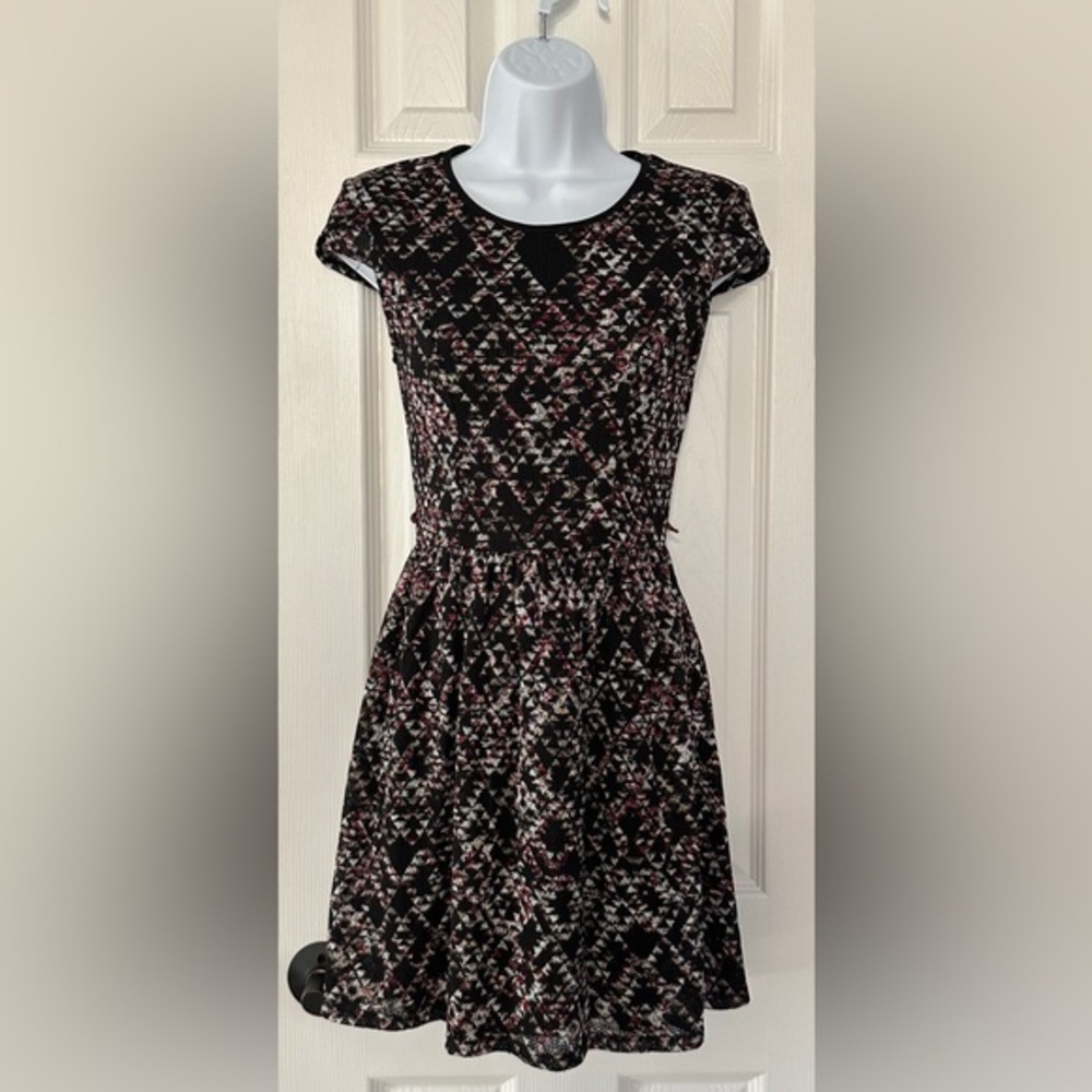 City Triangles Geometric Fit & Flare Dress | Size Small